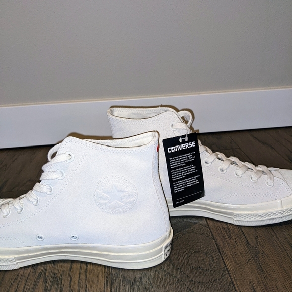 New Converse I Love NY shoes (8.5) - Picture 2 of 3